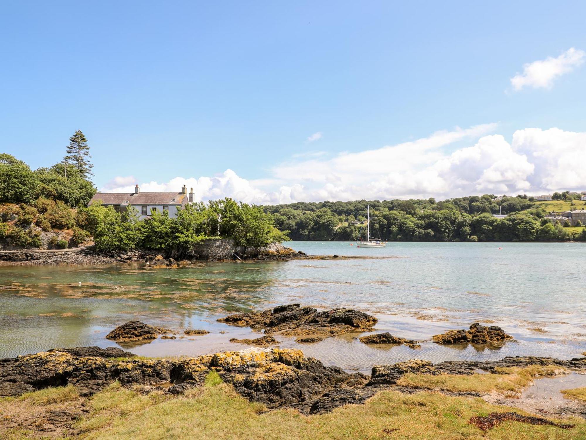 Ynys Faelog Cottage เมไนบริดจ์ ภายนอก รูปภาพ
