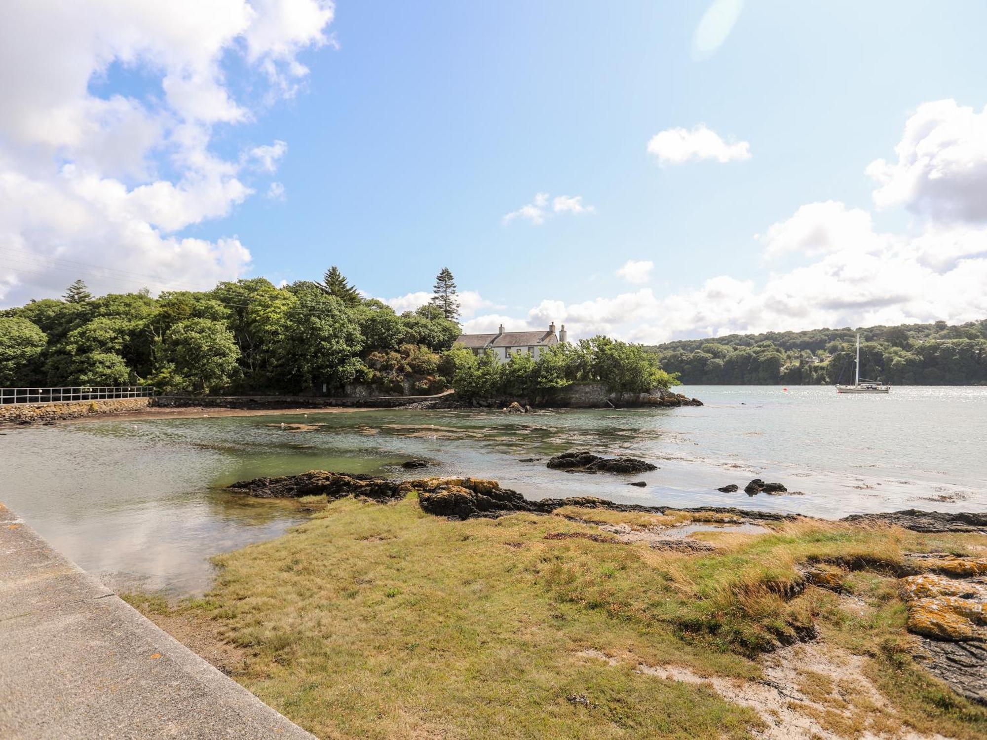 Ynys Faelog Cottage เมไนบริดจ์ ภายนอก รูปภาพ