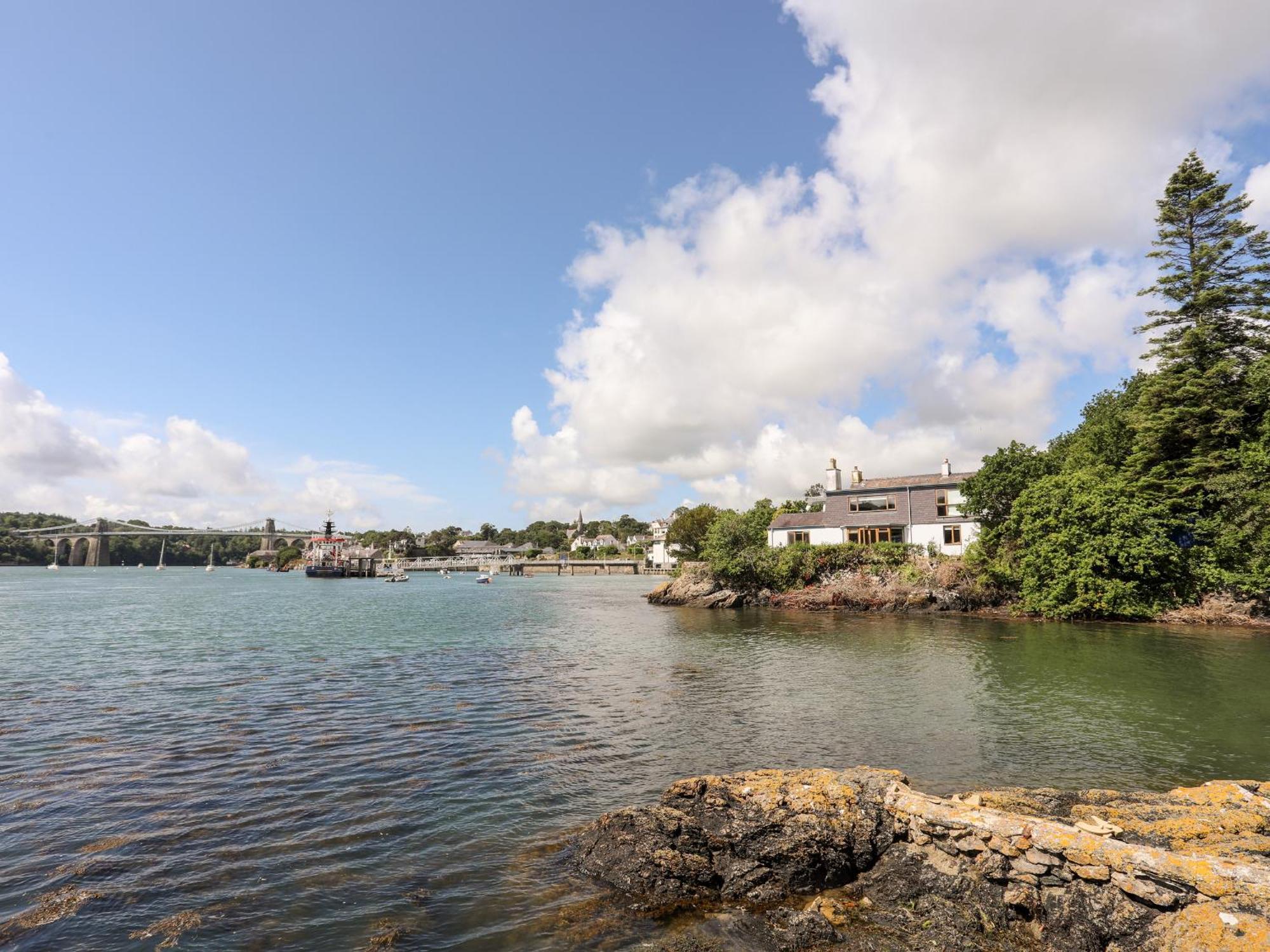 Ynys Faelog Cottage เมไนบริดจ์ ภายนอก รูปภาพ